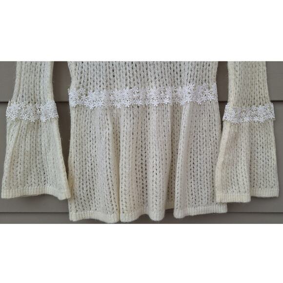 LC Fairy Ethereal Angel Lightweight Embroidered Bell Sleeves Sweater Cream M - Picture 5 of 10